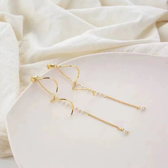 18K gold plated fresh pearl drop style earrings - Picture 2 of 4